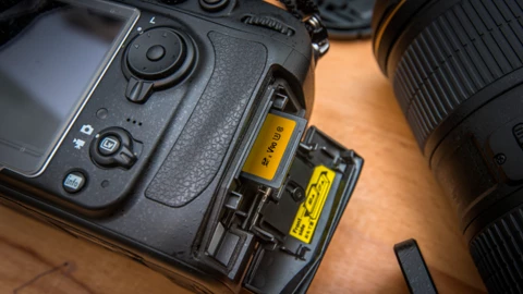 Tại sao không nên format thẻ nhớ thường xuyên?