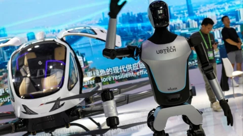 Trung Quốc triển khai robot hình người tại các cửa khẩu biên giới với Việt Nam