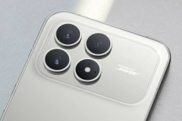 Thị trường Việt Nam vừa xuất hiện chiếc smartphone chính hãng có hẳn loa tinh chỉnh bởi Bose, chip Snapdragon 8 Elite, pin 6210mAh, sạc nhanh 100W