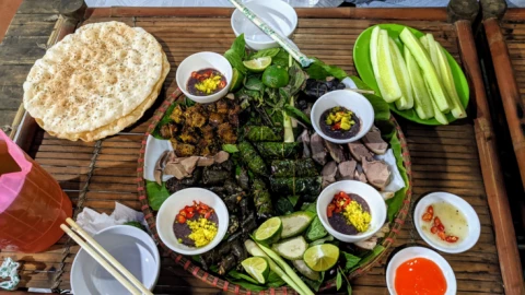 Ngã ngửa với lý do người dân Indo phản đối lệnh cấm thịt chó