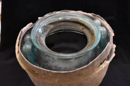Bình rượu lâu đời nhất thế giới chứa thành phần đáng sợ – Hài cốt người hỏa táng