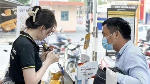 Thị trường iPhone qua sử dụng tại Việt Nam sôi động dịp cuối năm 2025: Người dùng "săn" hàng cũ giá chỉ từ 5 triệu đồng