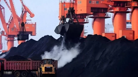 Điều gì khiến Mông Cổ từ hợp tác đất hiếm với Mỹ đến việc bán khoảng 83,76 triệu tấn than cho Trung Quốc