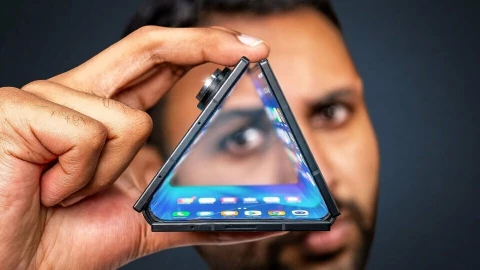 Galaxy Z TriFold và Huawei Mate XT: Hai hướng tiếp cận trái ngược trong cuộc đua điện thoại gập ba