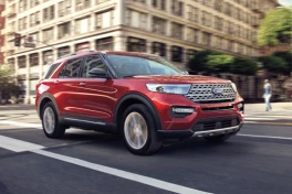 Ford Explorer bất ngờ tăng giá 100 triệu đồng ở Việt Nam