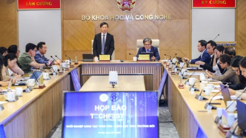 Sự kiện Techfest 2025 đưa AI xuống phố có gì đặc biệt?