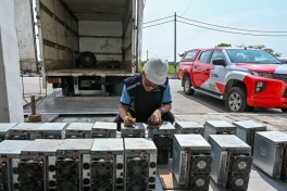 Malaysia lập đội đặc nhiệm trấn áp hàng ngàn điểm đào Bitcoin ăn cắp 1 tỷ đô tiền điện