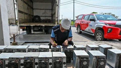 Malaysia lập đội đặc nhiệm trấn áp hàng ngàn điểm đào Bitcoin ăn cắp 1 tỷ đô tiền điện