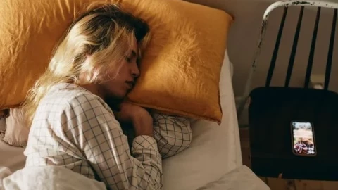 Nếu bạn ngủ ở tư thế này, bác sĩ khuyên nên dừng ngay lập tức