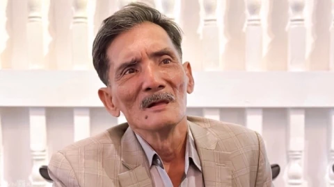 Vậy là cuộc đời bất hạnh của Thương Tín đã chấm dứt!