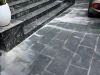 Đá xanh Thanh Hóa lát sân một thời gian có vệt loang màu trắng. Có cách nào xử lý?