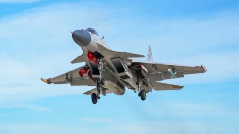 Làm thế nào tiêm kích Trung Quốc J-15 chặn bắt F-15 ở khoảng cách khó tin như vậy?