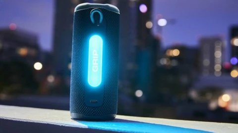 Xuất hiện chiếc loa bluetooth mới tại Việt Nam nhỏ gọn như lon nước ngọt, chịu được thả rơi 1 mét xuống nền bê tông, kháng nước IP68, pin tới 14 tiếng