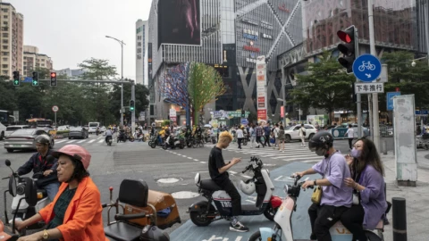 Nhu cầu tăng vọt, thị trường xe đạp điện tại quốc gia láng giềng Việt Nam bùng nổ bất hợp pháp sau quy định tốc độ mới