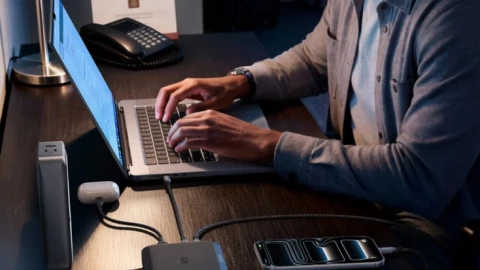 Anker trình làng đế sạc Prime 150W mới với chân Pogo đặc biệt giúp sạc pin dự phòng cực tiện lợi