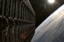 Vệ tinh Trung Quốc và Elon Musk suýt va nhau trên vũ trụ