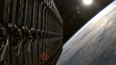 Vệ tinh Trung Quốc và Elon Musk suýt va nhau trên vũ trụ