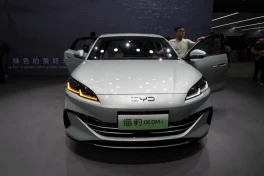 Ô tô nội địa Trung Quốc ngày càng chèn ép, các thương hiệu quốc tế sắp "bật bãi" hàng loạt