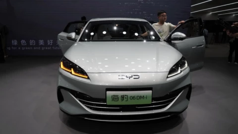 Ô tô nội địa Trung Quốc ngày càng chèn ép, các thương hiệu quốc tế sắp "bật bãi" hàng loạt