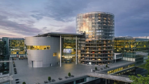 Vì sao đại gia ô tô Volkswagen phải đóng cửa nhà máy Dresden?