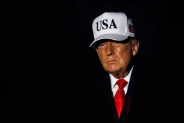 Tổng thống Trump ký lệnh: Đổ bộ Mặt trăng trước năm 2028!