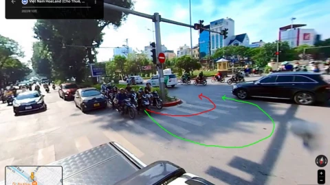 Một lỗi khi quay đầu xe rất nhiều tài xế mắc phải, mức phạt tiền triệu