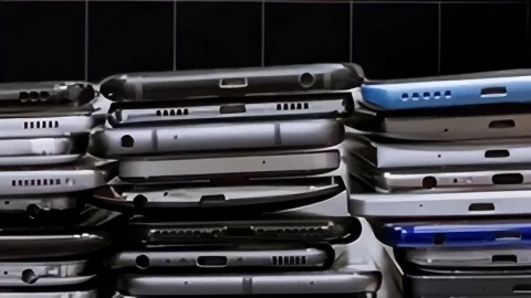 Trung Quốc ra “luật xóa sạch dữ liệu”, buôn bán điện thoại cũ không còn dễ dàng nữa