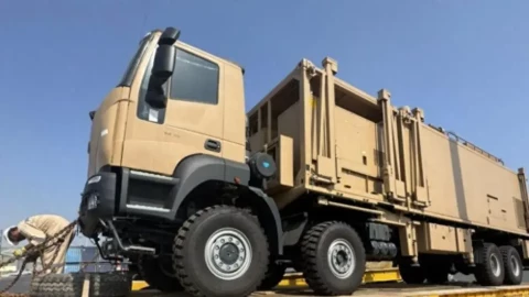 Vũ khí laser "Lá chắn bầu trời" của Trung Quốc được phát hiện tại cảng Oman