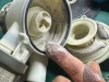 Vì sao máy rửa bát cần muối, chất rửa và nước bóng? Hãy nhìn ảnh này đi