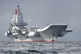 Khi tin tức về tàu sân bay 004 được công bố, người Nga, những người không có tàu sân bay nào trong tay, bắt đầu lập luận rằng "tàu sân bay là vô dụng"