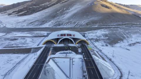 Đường hầm đường cao tốc 22,13 km dài nhất thế giới được thông xe