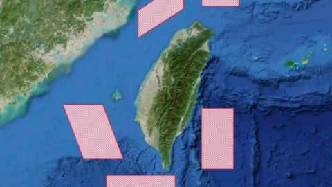 Căng thẳng Đài Loan: Trung Quốc tập trận phong tỏa, Đài Bắc phô diễn vũ khí Mỹ.