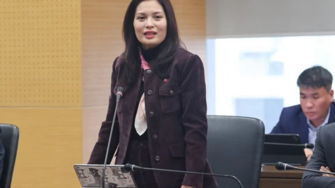 Thương mại hóa 5G: Vì sao lợi ích ngắn hạn thấp nhưng vẫn phải làm?