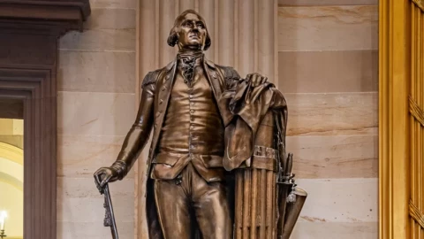 Tổng thống đầu tiên từ chối nhiệm kỳ thứ ba và chủ động rút lui khỏi quyền lực