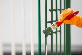 Cách loại bỏ lớp sơn cũ trên sắt