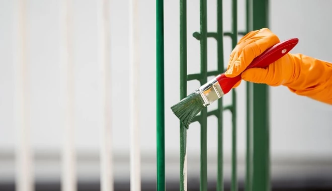 Cách loại bỏ lớp sơn cũ trên sắt