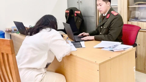 Chia sẻ nội dung đồi truỵ trên Zalo, cô gái trẻ bị phạt 7,5 triệu đồng