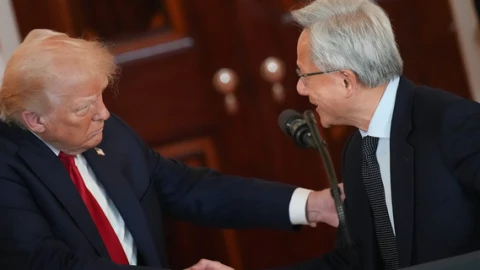 Tại sao Mỹ lại chấp nhận bán chip AI tối tân cho Trung Quốc vào đúng lúc nhạy cảm nhất?