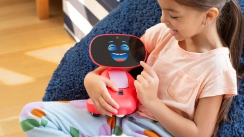 Lo ngại trò chơi AI 'biết nghe, biết nói' có thể theo dõi trẻ