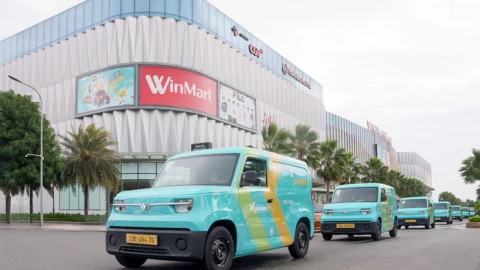 Hà Nội đã có dịch vụ vận chuyển hàng nội đô bằng xe tải điện