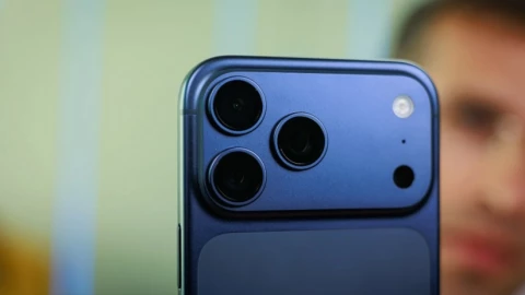 Apple có thể ra iPhone 200 megapixel năm 2028, sau nhiều năm giữ camera chính 48 megapixel
