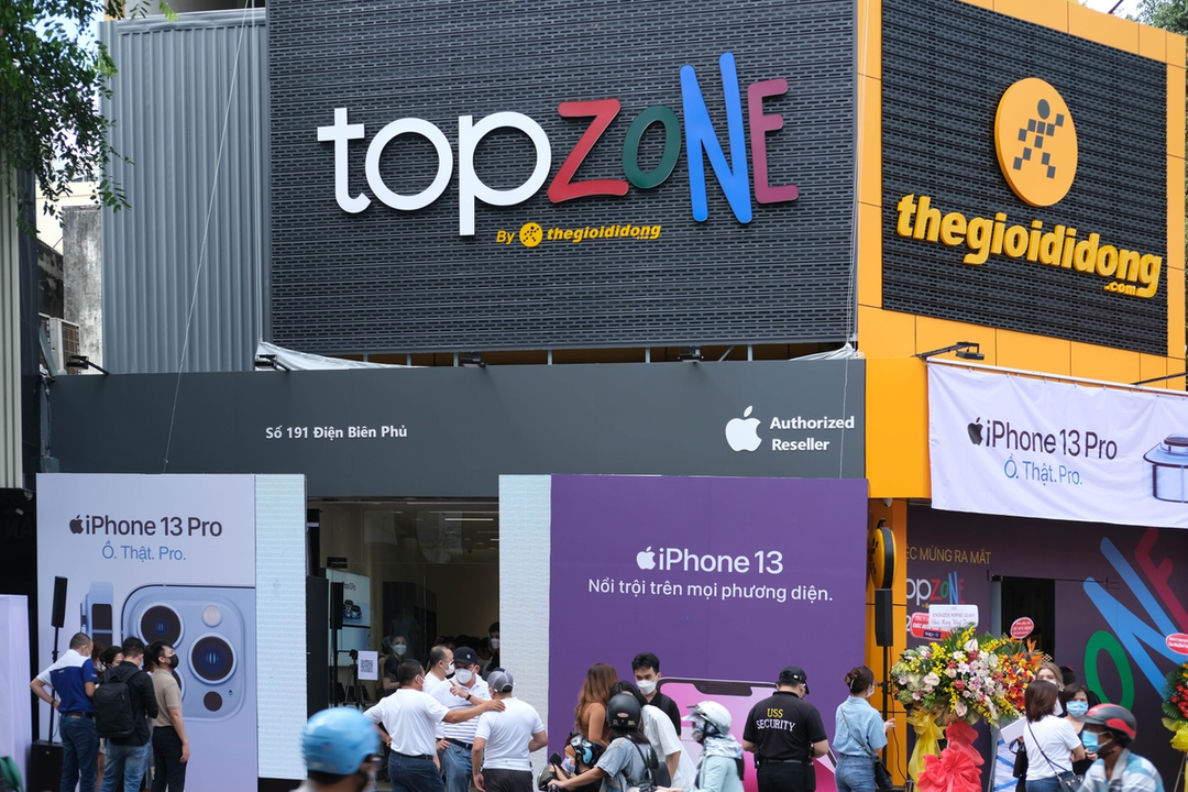 Cuộc chiến 'Apple Store thu nhỏ' tại Việt Nam