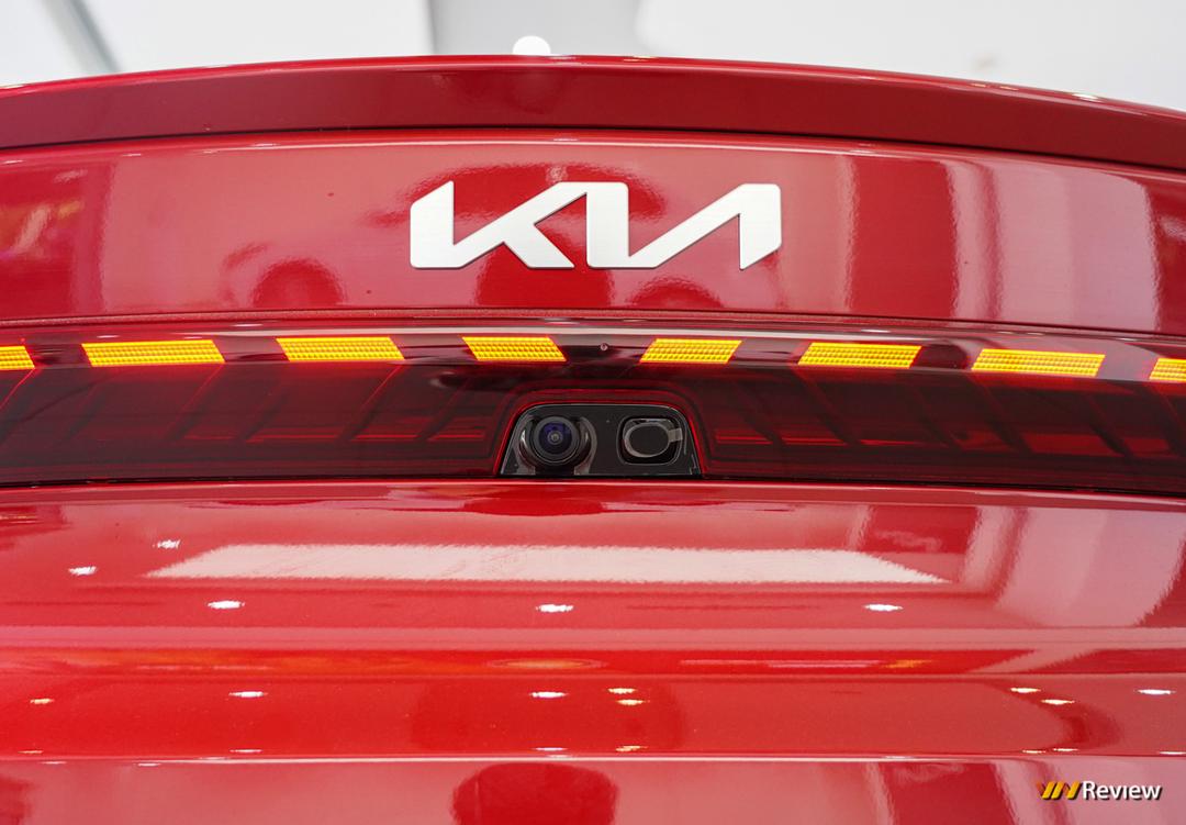 Kia K5 phiên bản Premium rẻ hơn 100 triệu đồng, sự khác biệt đến từ động cơ
