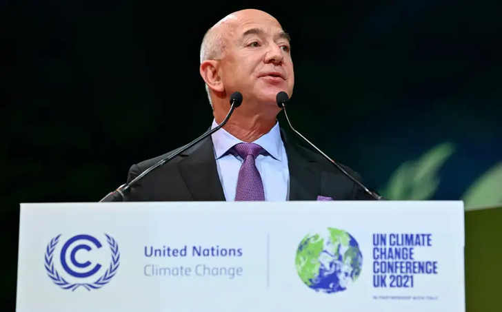 Một chuyến du hành không gian của ông chủ Amazon thải ra lượng carbon nhiều bằng cả một đời người