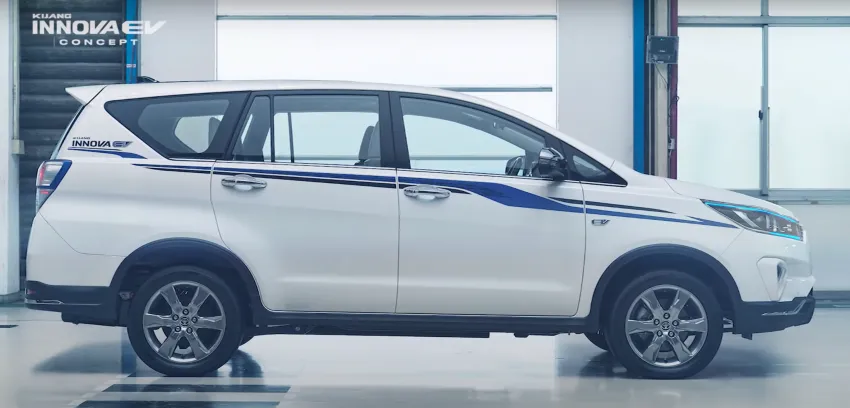 Ngắm Toyota Innova phiên bản chạy điện ra mắt tại Indonesia