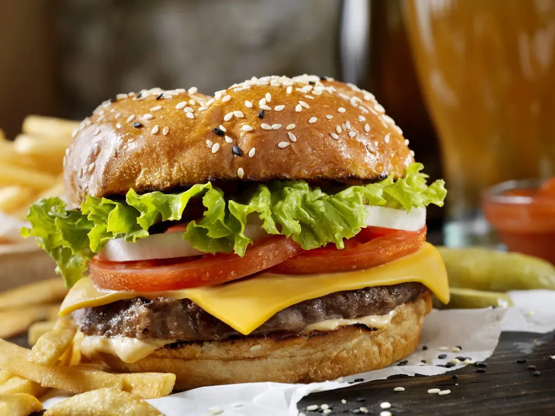 Hamburger đã chinh phục khẩu vị người Mỹ như thế nào? Lịch sử Hamburger Mỹ