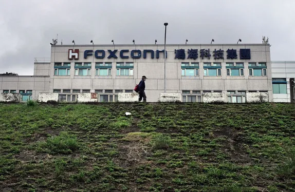 Foxconn Việt Nam tố cáo đối thủ chơi xấu, câu trộm nhân viên của công ty