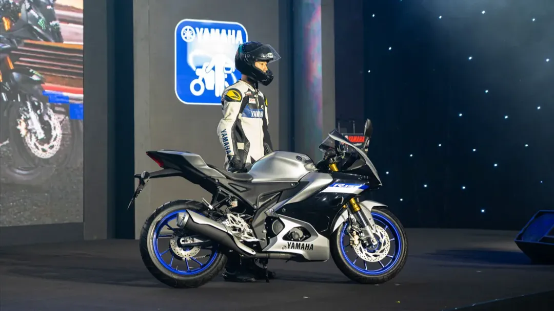 thumbnail - Yamaha R15 2023 ra mắt thị trường Việt Nam: 4 phiên bản giá từ 78 triệu đồng