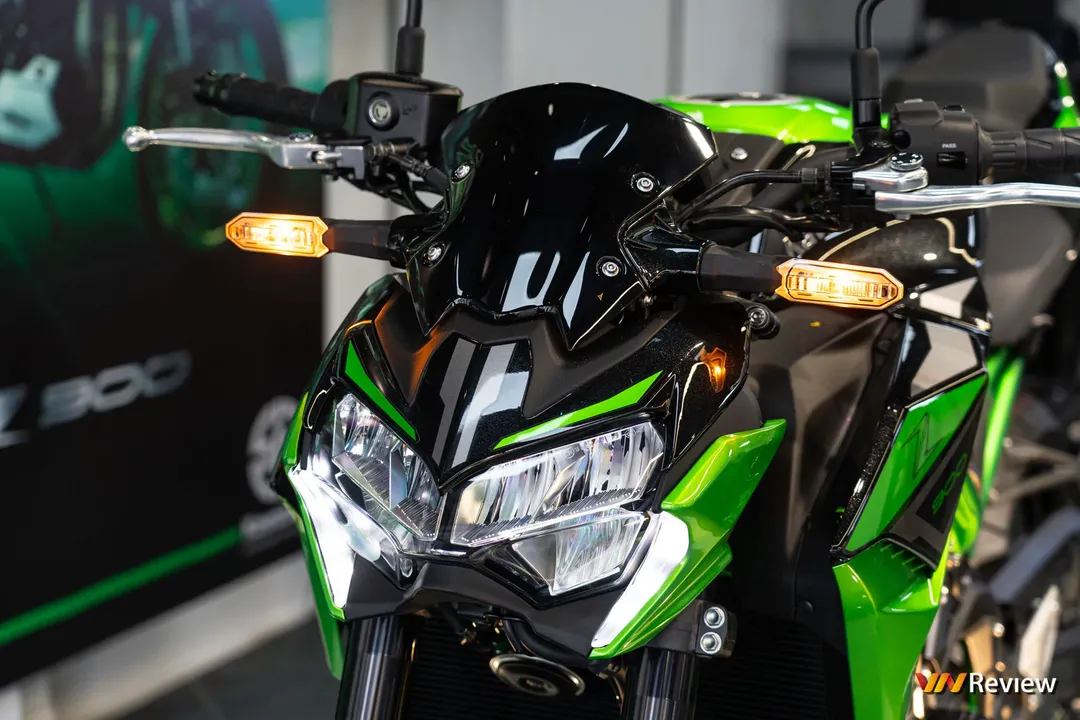 Soi chi tiết Kawasaki Z900 ABS 2022 đầu tiên tại Hà Nội