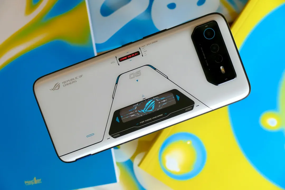 Dimensity 9000+ "tạt đầu" Snapdragon 8+ Gen 1, chễm chệ ngôi đầu bảng xếp hạng hiệu năng AnTuTu Android